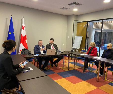 ადვოკატთა ასოციაციამ ფიზიკური პირის ქონების გადასახადთან დაკავშირებულ საკანონმდებლო ცვლილებებზე საინფორმაციო შეხვედრა გამართა